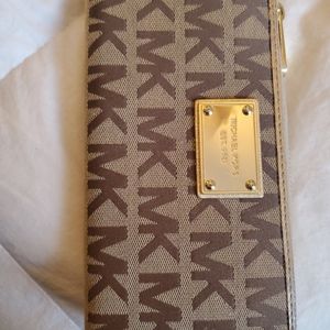 EUC michael kors wallet